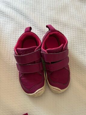 Size 8 PLAE Magenta Velcro Kids Sneakers